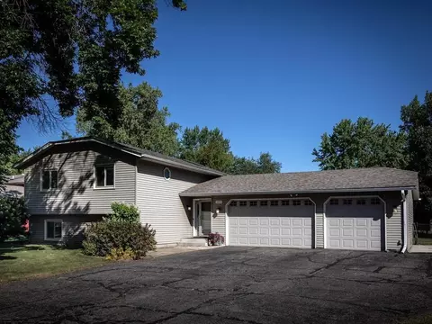 10015 Upper 205th St W, Lakeville, MN 55044