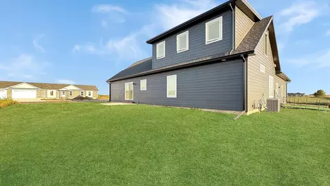 Exterior - 1508 Ellis Ave, Marshall, MN 56258 photo 10 of 12