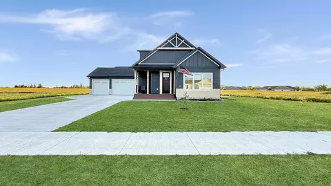 Exterior - 1508 Ellis Ave, Marshall, MN 56258 photo 8 of 12