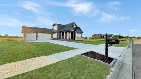 Exterior - 1508 Ellis Ave, Marshall, MN 56258 photo 5 of 12