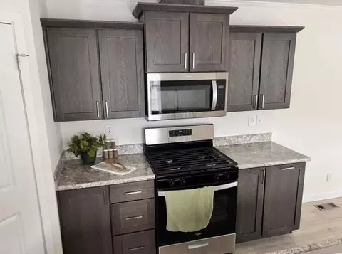 Kitchen - 37 Korda Dr, Duluth, MN 55808 photo 4 of 8