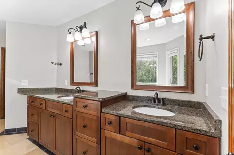 Bath - 7355 Old Mill Rd, Centerville, MN 55038 photo 3 of 9