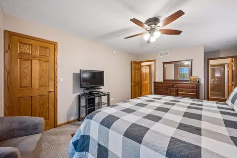 Bedroom - 1908 Prairie Hill Rd, Saint Cloud, MN 56301 photo 2 of 4