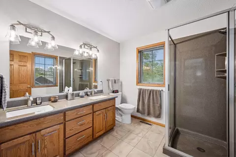Bath - 1908 Prairie Hill Rd, Saint Cloud, MN 56301 photo 2 of 4