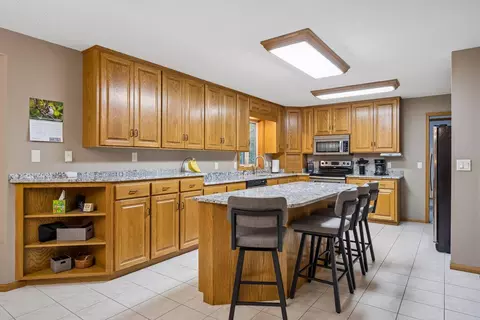 Kitchen - 1908 Prairie Hill Rd, Saint Cloud, MN 56301 photo 2 of 6