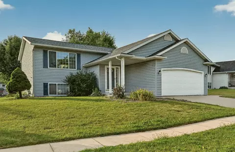 2988 Bandel Ct NW, Rochester, MN 55901