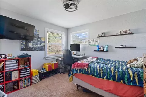 Bedroom - 4948 Nelsondale Rd, Duluth, MN 55811 photo 1 of 4