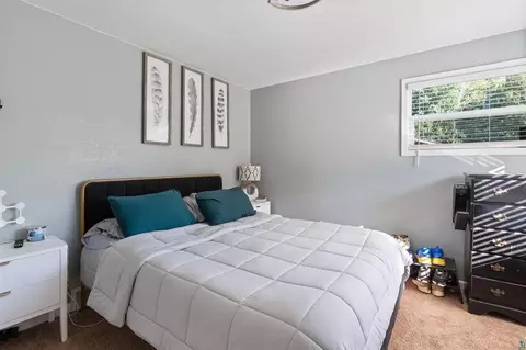 Bedroom - 4948 Nelsondale Rd, Duluth, MN 55811 photo 3 of 4