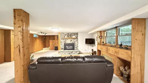 Living - 415 S 11th St, Montevideo, MN 56265 photo 9 of 13