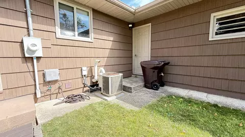 Exterior - 415 S 11th St, Montevideo, MN 56265 photo 9 of 10
