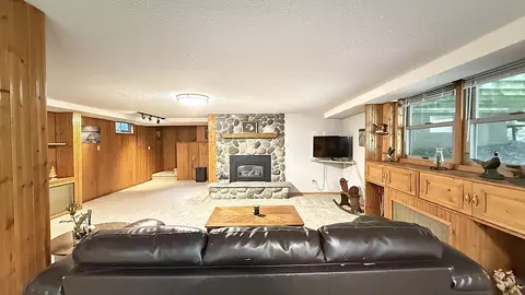 Living - 415 S 11th St, Montevideo, MN 56265 photo 10 of 13