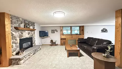 Living - 415 S 11th St, Montevideo, MN 56265 photo 7 of 13