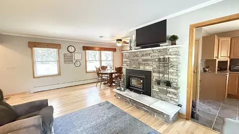 Living - 415 S 11th St, Montevideo, MN 56265 photo 5 of 13