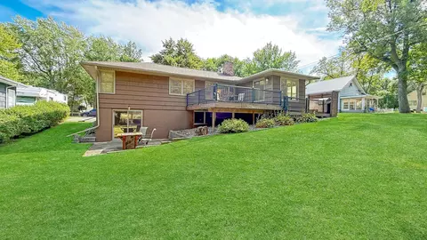 Exterior - 415 S 11th St, Montevideo, MN 56265 photo 3 of 10