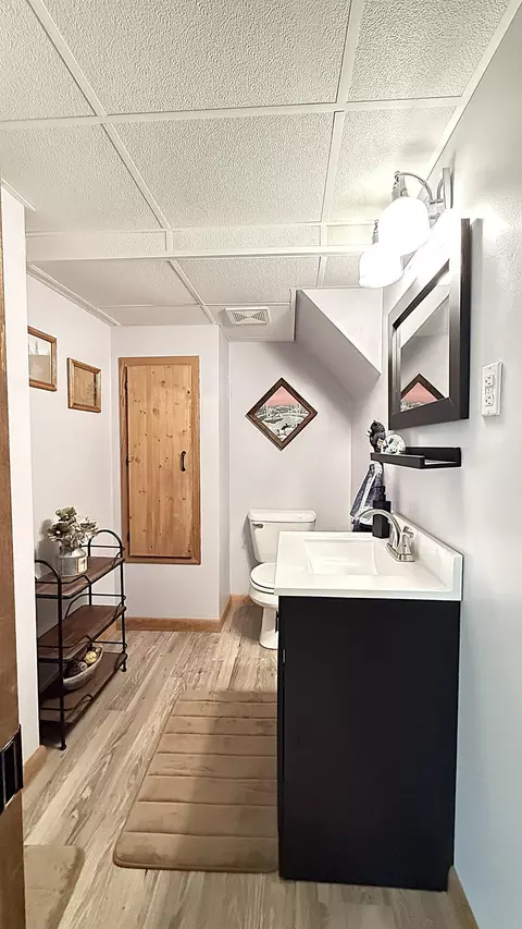 Bath - 415 S 11th St, Montevideo, MN 56265 photo 7 of 7