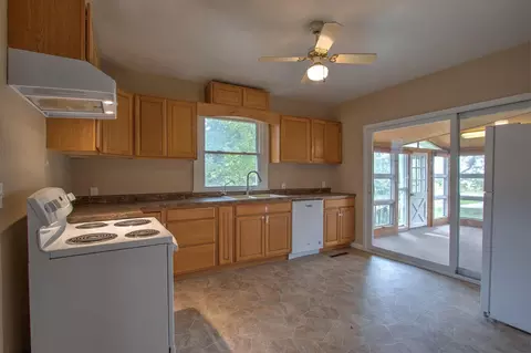 Kitchen - 720 Rush Point Dr, Stanchfield, MN 55080 photo 2 of 2
