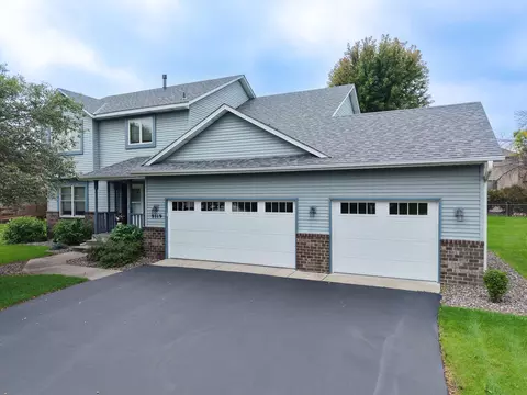 9119 Nantwick Rdg, Brooklyn Park, MN 55443