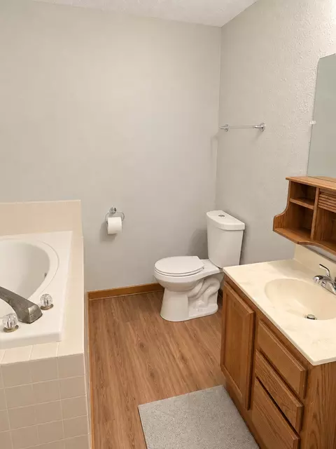 Bath - 802 Cora St, Brainerd, MN 56401 photo 1 of 2