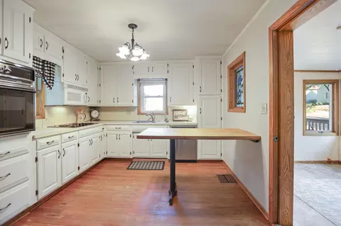 Kitchen - 416 3rd St NE, Faribault, MN 55021 photo 2 of 5