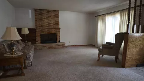 Living - 207 E Lyon St, Marshall, MN 56258 photo 1 of 4