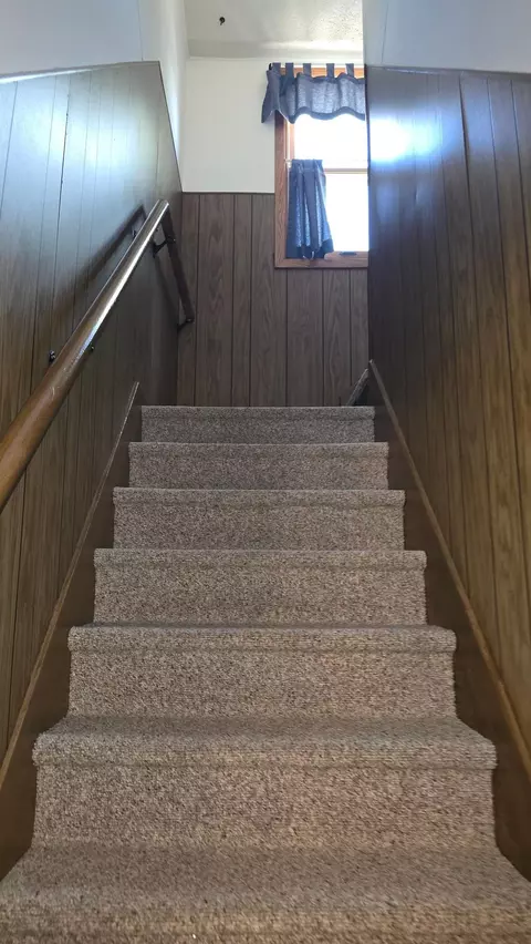 Entry Way - 207 E Lyon St, Marshall, MN 56258 photo 2 of 3