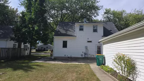 Exterior - 207 E Lyon St, Marshall, MN 56258 photo 6 of 9