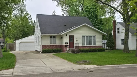 Exterior - 207 E Lyon St, Marshall, MN 56258 photo 9 of 9