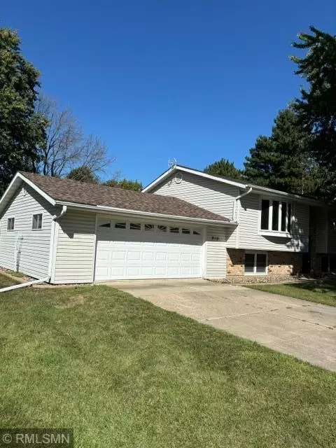 910 Adams St, Mantorville, MN 55955