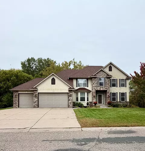16381 Gunflint Trl, Lakeville, MN 55044