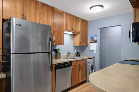 240 Wentworth Ave W #302, West Saint Paul, MN 55118