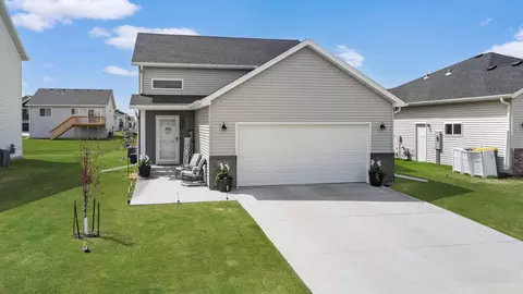 1151 Marlys Dr W, West Fargo, ND 58078