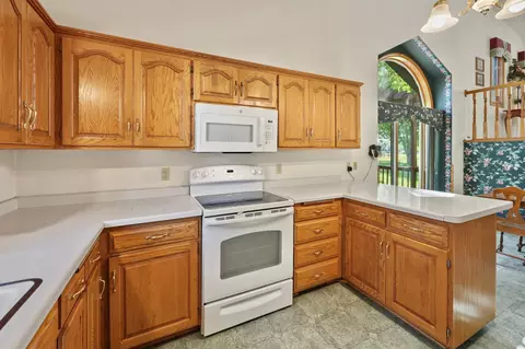Kitchen - 24825 22nd Ave, Saint Augusta, MN 56301 photo 4 of 5
