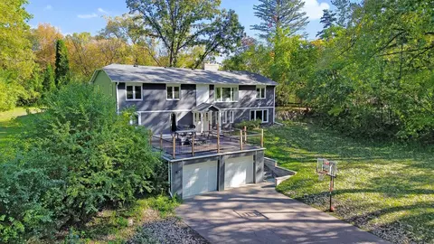 14104 Knollway Dr N, Minnetonka, MN 55305