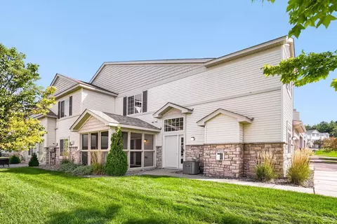 6778 Pine Crest Trl S, Cottage Grove, MN 55016