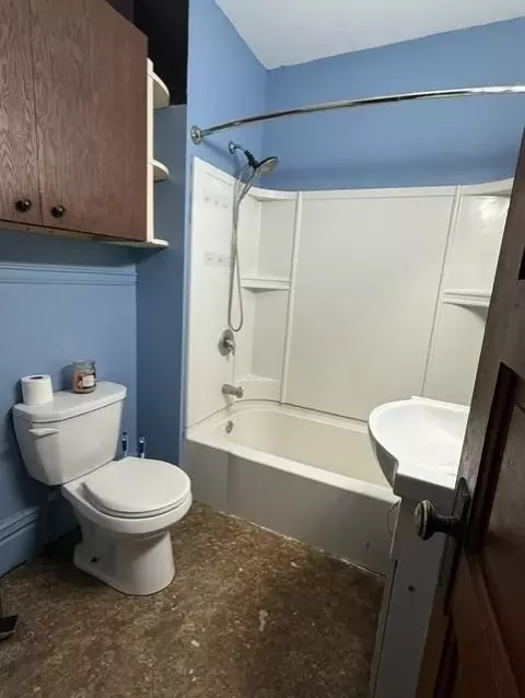 Bath - 829 Prospect Ave, Windom, MN 56101 photo 1 of 2