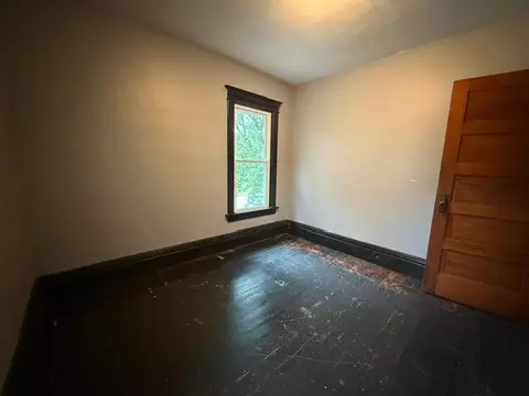 Bedroom - 829 Prospect Ave, Windom, MN 56101 photo 6 of 8