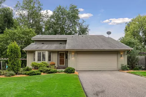 15549 Michele Ln, Eden Prairie, MN 55346