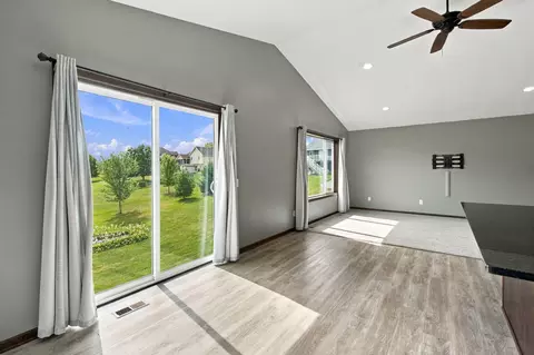 Living - 822 Deer Path, Montgomery, MN 56069 photo 2 of 10