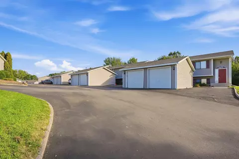 Exterior - 3271 Dodd Ln, Eagan, MN 55121 photo 2 of 4