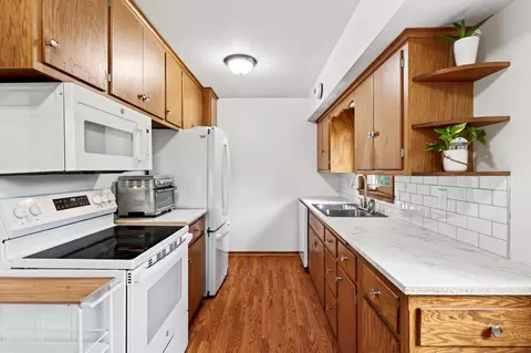 Kitchen - 6015 Aspen Rd, Mound, MN 55364 photo 3 of 3