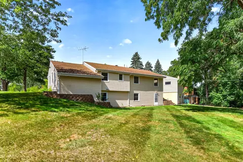 Exterior - 6015 Aspen Rd, Mound, MN 55364 photo 4 of 5