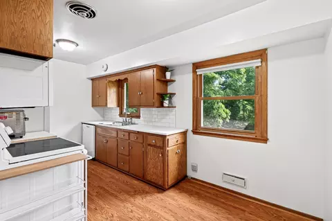 Kitchen - 6015 Aspen Rd, Mound, MN 55364 photo 2 of 3
