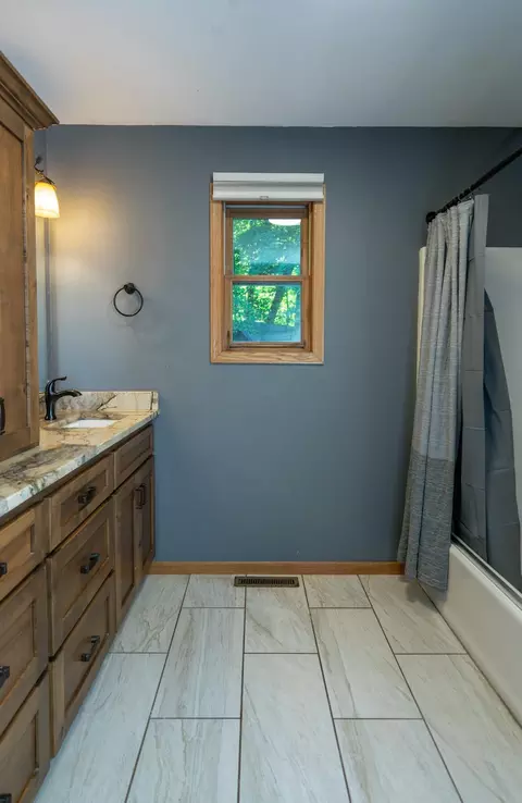 Bath - 6962 County Road 127, Brainerd, MN 56401 photo 2 of 3