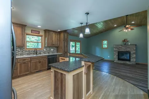 Kitchen - 6962 County Road 127, Brainerd, MN 56401 photo 4 of 6
