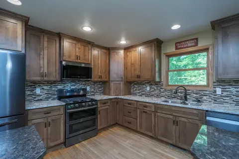Kitchen - 6962 County Road 127, Brainerd, MN 56401 photo 5 of 6
