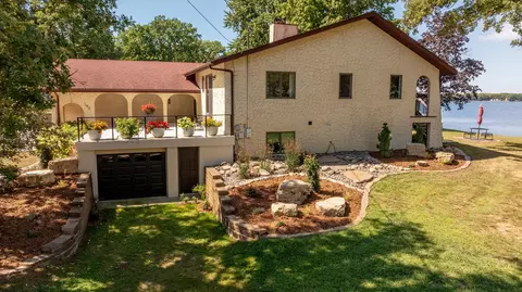 150 Lake Dr E, Annandale, MN 55302