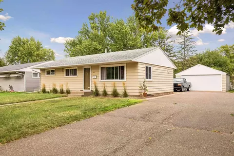 744 22nd Ave N, South Saint Paul, MN 55075