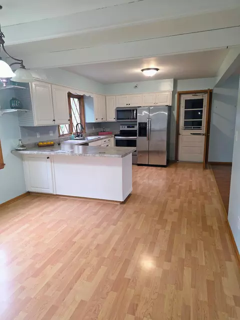 Kitchen - 1518 6th St SW, Faribault, MN 55021 photo 1 of 4