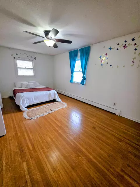 Bedroom - 1518 6th St SW, Faribault, MN 55021 photo 4 of 8