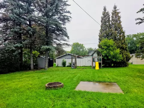 Exterior - 1518 6th St SW, Faribault, MN 55021 photo 2 of 3